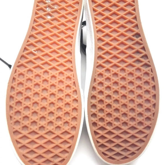 SOLD Vans Disney Villain Shoes Men 6 Women’s 7.5 - Picture 4 of 8